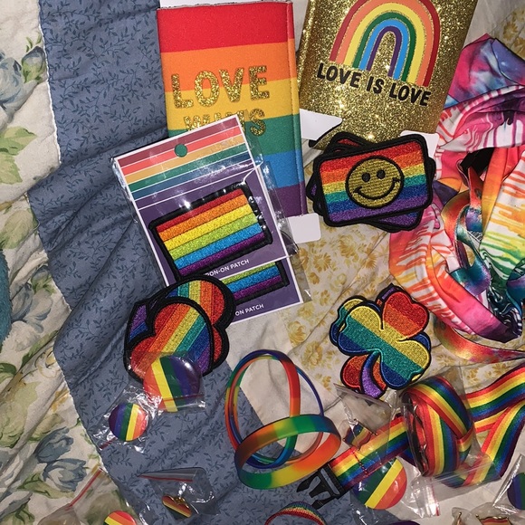 🌈🏳️‍🌈 LGBTQ PRIDE BUNDLES 🏳️‍🌈🌈 - Picture 15 of 17